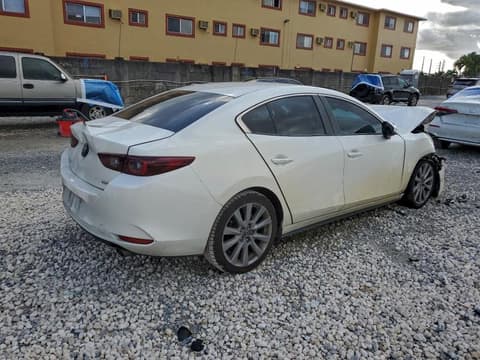 2023 Mazda 3, VIN 3MZBPABM1PM355712. Фото 3 з 6 з аукціону Copart. Каталог авто зі США OpenDataCar.