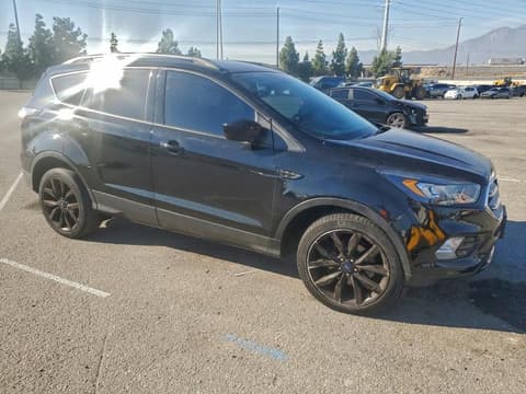 2018 Ford Escape, VIN 1FMCU0GD9JUA37239. Фото 4 з 6 з аукціону Copart. Каталог авто зі США OpenDataCar.
