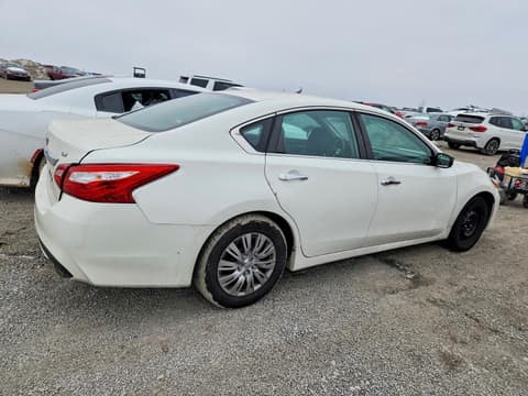 2017 Nissan Altima, VIN 1N4AL3AP0HN334591. Фото 3 з 6 з аукціону Copart. Каталог авто зі США OpenDataCar.