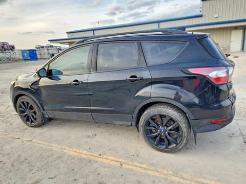 2017 Ford Escape, VIN 1FMCU0J9XHUD15709. Фото 2 з 6 з аукціону Copart. Каталог авто зі США OpenDataCar.