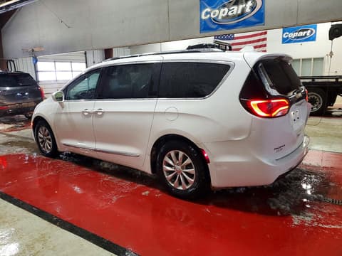 2018 Chrysler Pacifica, VIN 2C4RC1BGXJR212670. Фото 2 з 6 з аукціону Copart. Каталог авто зі США OpenDataCar.