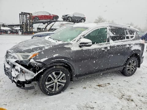 2017 Toyota RAV4, VIN 2T3BFREVXHW575519. Фото 1 з 6 з аукціону Copart. Каталог авто зі США OpenDataCar.