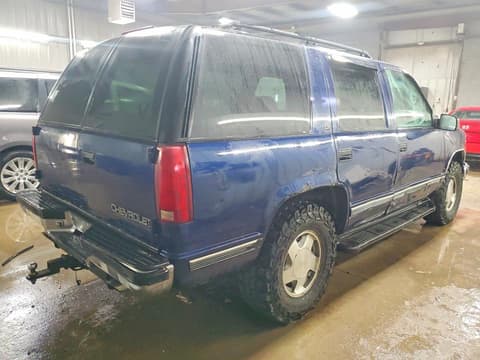 1999 Chevrolet Tahoe, VIN 1GNEK13R2XJ354176. Фото 3 з 6 з аукціону Copart. Каталог авто зі США OpenDataCar.