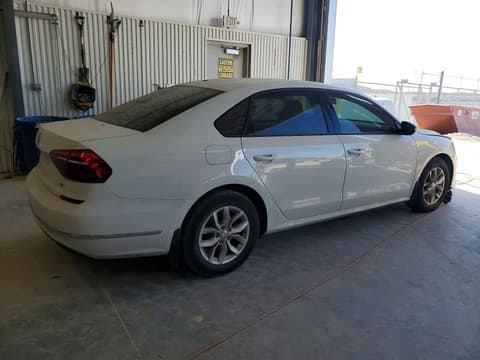2018 Volkswagen Passat, VIN 1VWAA7A30JC009183. Фото 3 з 6 з аукціону Copart. Каталог авто зі США OpenDataCar.