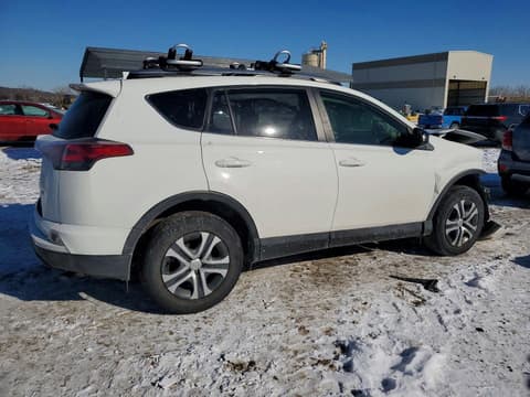 2018 Toyota RAV4, VIN JTMZFREVXJJ735630. Фото 3 з 6 з аукціону Copart. Каталог авто зі США OpenDataCar.