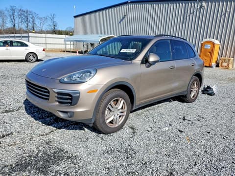 2016 Porsche Cayenne, VIN WP1AA2A21GKA15097. Фото 1 з 6 з аукціону Copart. Каталог авто зі США OpenDataCar.