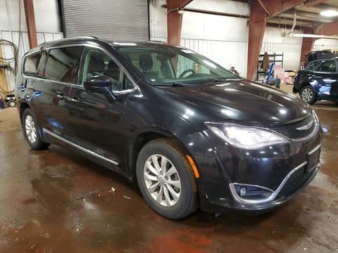 2017 Chrysler Pacifica, VIN 2C4RC1BG6HR524124. Фото 4 з 6 з аукціону Copart. Каталог авто зі США OpenDataCar.
