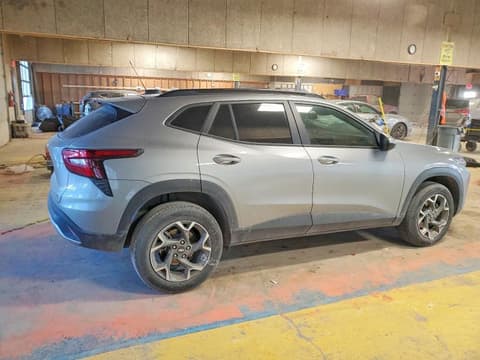 2025 Chevrolet Trax, VIN KL77LHEP8SC131234. Фото 3 з 6 з аукціону Copart. Каталог авто зі США OpenDataCar.