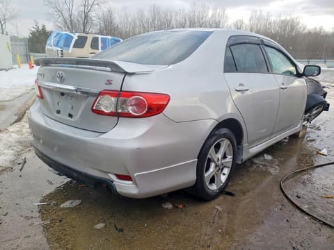 2013 Toyota Corolla, VIN 2T1BU4EE2DC038415. Zdjęcie 3 z 6 z aukcji Copart. Katalog aut z USA OpenDataCar.