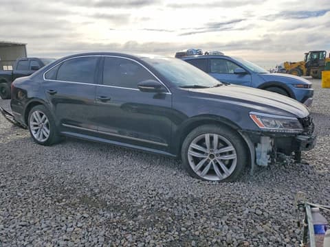 2017 Volkswagen Passat, VIN 1VWGT7A34HC005359. Фото 4 з 6 з аукціону Copart. Каталог авто зі США OpenDataCar.