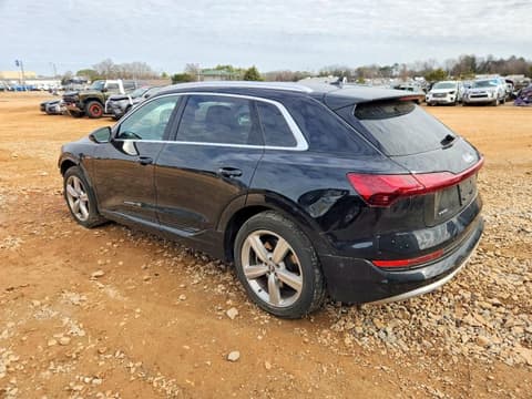 2019 Audi e-tron, VIN WA1VAAGE0KB009843. Фото 2 з 6 з аукціону Copart. Каталог авто зі США OpenDataCar.