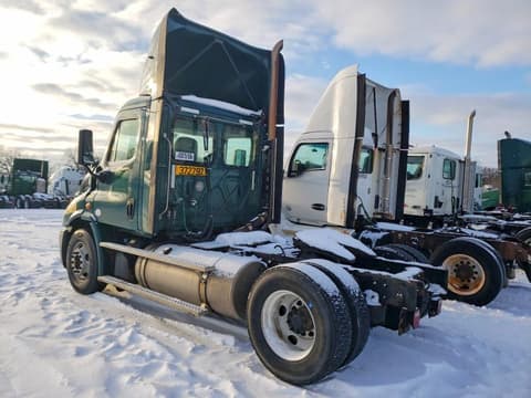 2018 Freightliner Cascadia 113, VIN 3AKBGADVXJSJL4625. Фото 3 з 6 з аукціону Copart. Каталог авто зі США OpenDataCar.