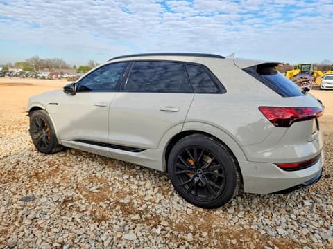2022 Audi e-tron, VIN WA1VABGE6NB033459. Фото 2 з 6 з аукціону Copart. Каталог авто зі США OpenDataCar.