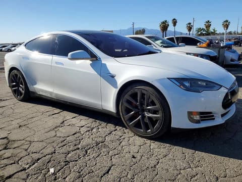 2013 Tesla Model S, VIN 5YJSA1CN3DFP27546. Фото 4 з 6 з аукціону Copart. Каталог авто зі США OpenDataCar.