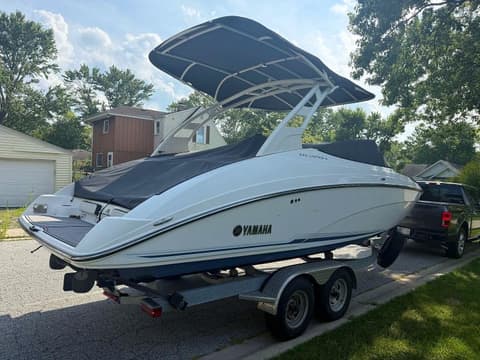 2019 Yama 242 Limited S, VIN YAMC0291F919. Фото 4 з 6 з аукціону Copart. Каталог авто зі США OpenDataCar.