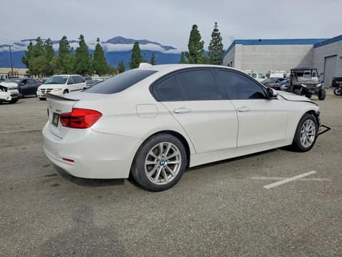 2017 Bmw 3 Series, VIN WBA8A9C59HK619625. Фото 3 з 6 з аукціону Copart. Каталог авто зі США OpenDataCar.