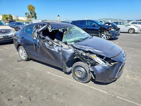 2018 Toyota Yaris, VIN 3MYDLBYVXJY320312. Фото 4 з 6 з аукціону Copart. Каталог авто зі США OpenDataCar.