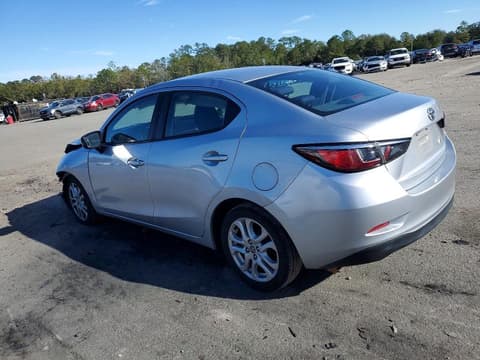 2017 Toyota Yaris, VIN 3MYDLBYV4HY154783. Фото 2 з 6 з аукціону Copart. Каталог авто зі США OpenDataCar.