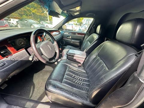 2005 Lincoln Town Car, VIN 1L1FM88W85Y654529. Фото 5 з 6 з аукціону Copart. Каталог авто зі США OpenDataCar.