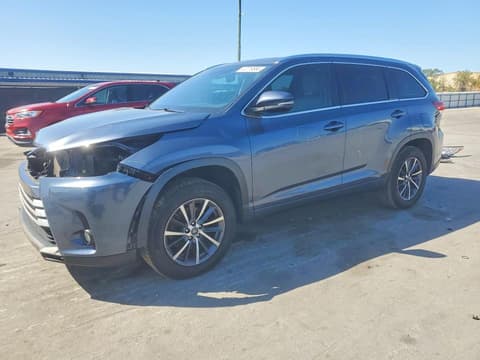 2018 Toyota Highlander, VIN 5TDKZRFH0JS259053. Фото 1 з 6 з аукціону Copart. Каталог авто зі США OpenDataCar.