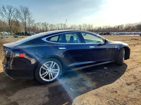 2013 Tesla Model S, VIN 5YJSA1CN4DFP26468. Фото 3 з 6 з аукціону Copart. Каталог авто зі США OpenDataCar.