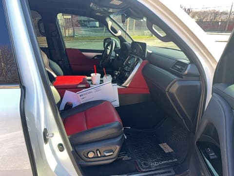 2022 Lexus LX 600, VIN JTJMB7CX2N4012550. Zdjęcie 5 z 6 z aukcji Copart. Katalog aut z USA OpenDataCar.