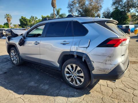 2022 Toyota RAV4, VIN JTMN1RFV8NJ040287. Фото 2 з 6 з аукціону Copart. Каталог авто зі США OpenDataCar.