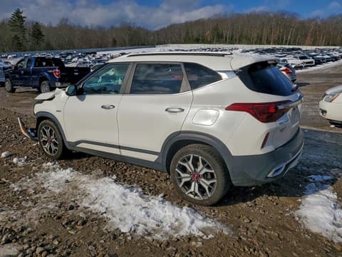 2021 Kia Seltos, VIN KNDETCA27M7212115. Фото 2 з 6 з аукціону Copart. Каталог авто зі США OpenDataCar.