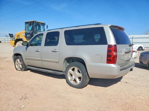 2008 Chevrolet Suburban, VIN 1GNFC16018J230318. Zdjęcie 2 z 6 z aukcji Copart. Katalog aut z USA OpenDataCar.