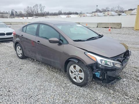 2017 Kia Forte, VIN 3KPFL4A76HE148810. Zdjęcie 4 z 6 z aukcji Copart. Katalog aut z USA OpenDataCar.