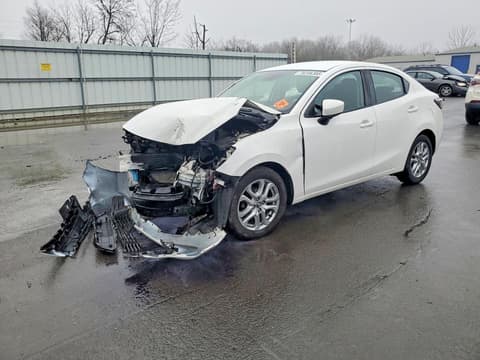 2018 Toyota Yaris, VIN 3MYDLBYV8JY330028. Фото 1 з 6 з аукціону Copart. Каталог авто зі США OpenDataCar.