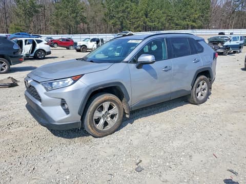 2021 Toyota RAV4, VIN 2T3W1RFV0MW142249. Фото 1 з 6 з аукціону Copart. Каталог авто зі США OpenDataCar.