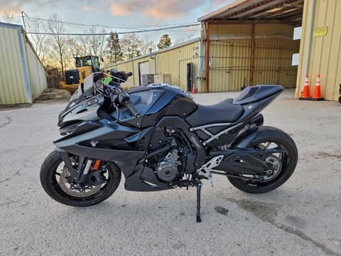 2025 Suzuki GSX800, VIN JS1EM13BXS7101760. Фото 3 з 6 з аукціону Copart. Каталог авто зі США OpenDataCar.