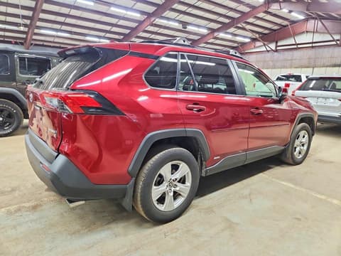 2021 Toyota RAV4 Hybrid, VIN JTMRWRFV6MD133857. Фото 3 з 6 з аукціону Copart. Каталог авто зі США OpenDataCar.