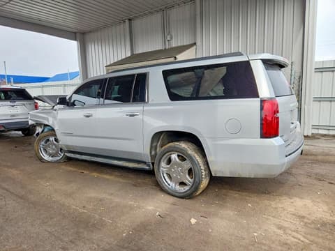 2017 Chevrolet Suburban, VIN 1GNSKHKC1HR132062. Фото 2 з 6 з аукціону Copart. Каталог авто зі США OpenDataCar.