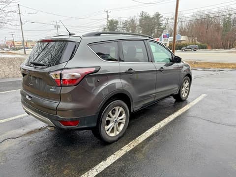 2018 Ford Escape, VIN 1FMCU9GD0JUC62931. Фото 4 з 6 з аукціону Copart. Каталог авто зі США OpenDataCar.
