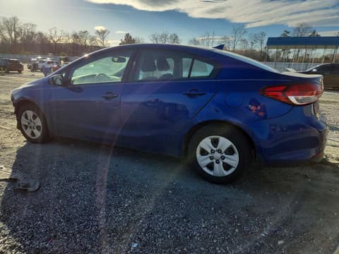 2017 Kia Forte, VIN 3KPFL4A7XHE134716. Zdjęcie 2 z 6 z aukcji Copart. Katalog aut z USA OpenDataCar.