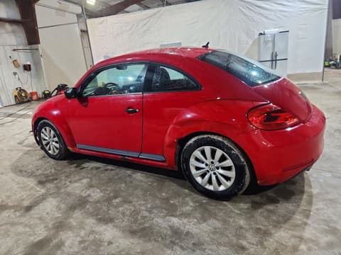 2014 Volkswagen Beetle, VIN 3VWFP7ATXEM626499. Zdjęcie 2 z 6 z aukcji Copart. Katalog aut z USA OpenDataCar.