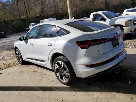 2022 Audi e-tron Sportback, VIN WA11AAGE4NB012795. Фото 2 из 6 с аукциона Copart. Каталог авто из США OpenDataCar.