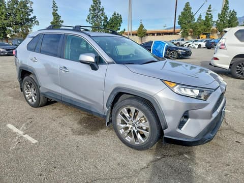2021 Toyota RAV4, VIN 2T3C1RFV0MC128792. Фото 4 з 6 з аукціону Copart. Каталог авто зі США OpenDataCar.