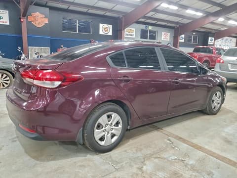 2017 Kia Forte, VIN 3KPFL4A73HE035073. Фото 3 из 6 с аукциона Copart. Каталог авто из США OpenDataCar.