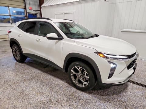 2025 Chevrolet Trax, VIN KL77LHEP3SC233721. Фото 4 з 6 з аукціону Copart. Каталог авто зі США OpenDataCar.