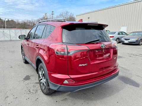 2018 Toyota RAV4, VIN 2T3ZFREV9JW494323. Фото 2 з 6 з аукціону Copart. Каталог авто зі США OpenDataCar.