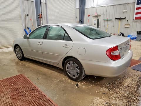 2002 Toyota Camry, VIN 4T1BE32K02U056392. Фото 2 з 6 з аукціону Copart. Каталог авто зі США OpenDataCar.