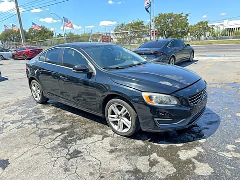 2015 Volvo S60, VIN YV140MFB7F2317038. Фото 1 з 6 з аукціону Copart. Каталог авто зі США OpenDataCar.