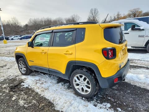 2016 Jeep Renegade, VIN ZACCJBBT9GPE00060. Фото 2 из 6 с аукциона Copart. Каталог авто из США OpenDataCar.