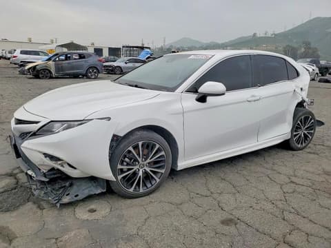 2020 Toyota Camry, VIN 4T1G11AK7LU975489. Фото 1 з 6 з аукціону Copart. Каталог авто зі США OpenDataCar.