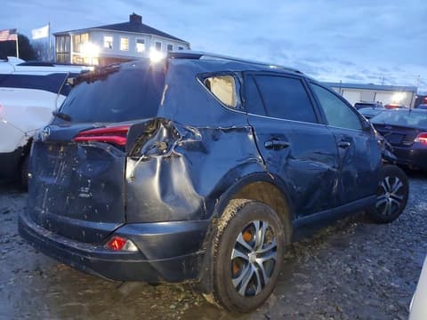 2017 Toyota RAV4, VIN JTMBFREV4HD203655. Фото 3 з 6 з аукціону Copart. Каталог авто зі США OpenDataCar.