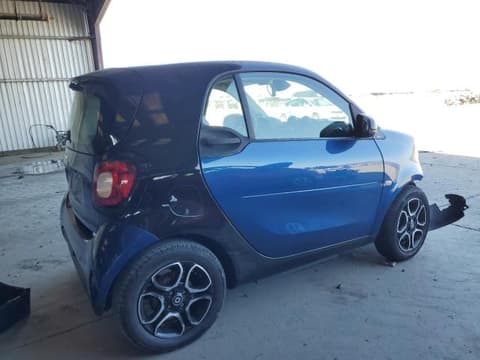 2018 Smart Fortwo, VIN WMEFJ9BA9JK325027. Фото 3 з 6 з аукціону Copart. Каталог авто зі США OpenDataCar.