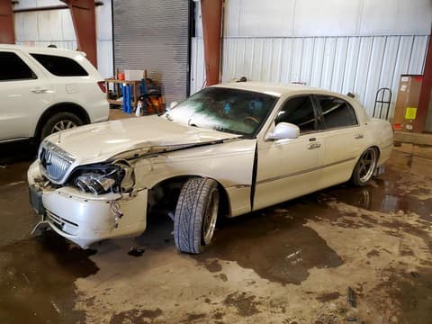 2003 Lincoln Town Car, VIN 1LNHM83W03Y623674. Zdjęcie 1 z 6 z aukcji Copart. Katalog aut z USA OpenDataCar.